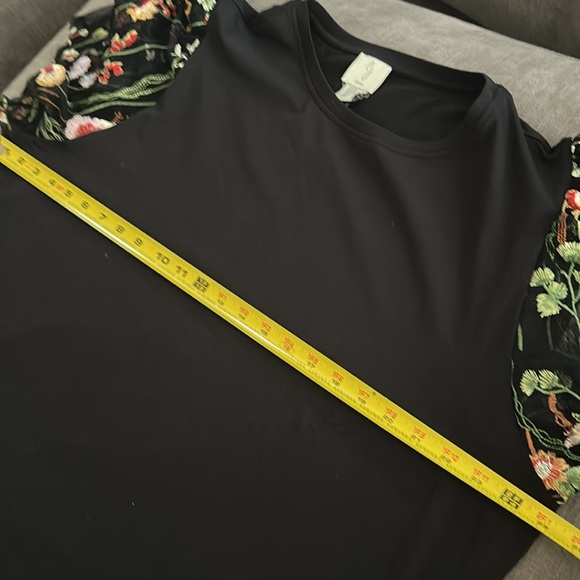 Joie NWT Black Embroidered Floral Mesh Sleeve Top Plus Size 1X or 3X - Picture 9 of 11